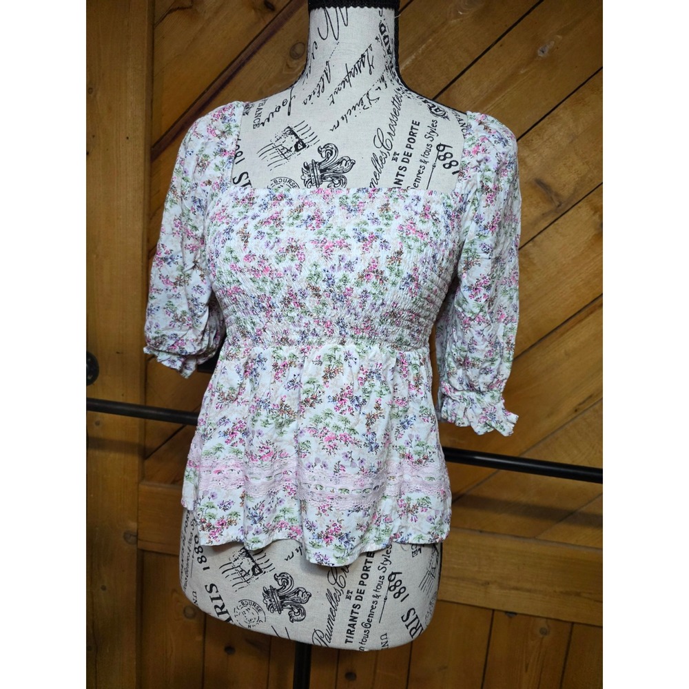Tinsel Town Floral Smocked Peplum Top XS Pink Lace Trim Puff Sleeve Cottagecore